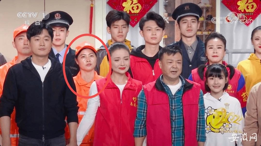 春晚小品《阳台》看哭了!安徽老乡"本色出演"!她的身份是