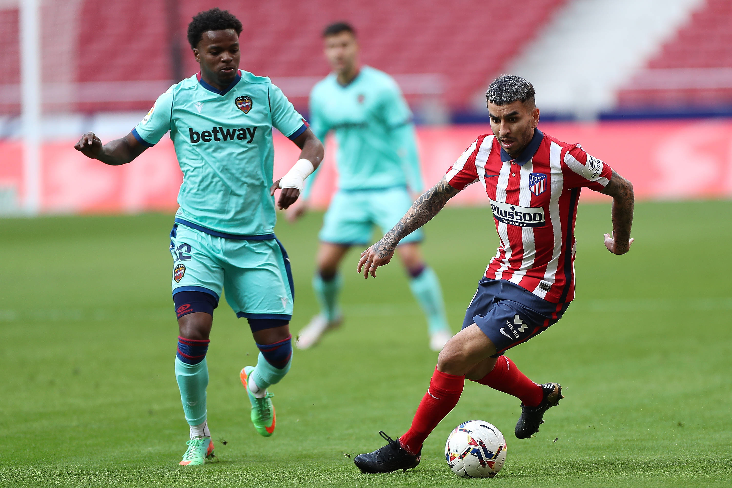 足球——西甲:马德里竞技不敌莱万特