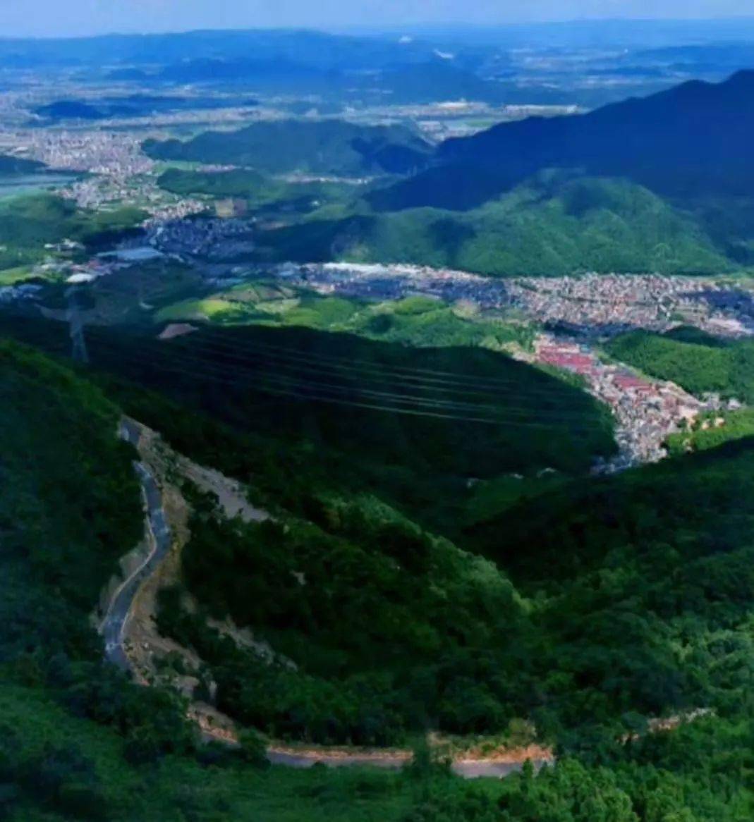 云石生态旅游示范区等丰富的自然景观资源外,戴村镇一直将运动休闲