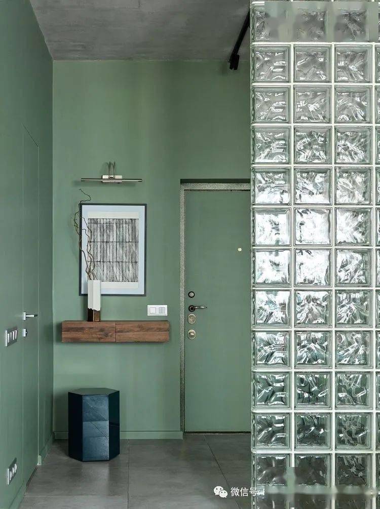 那些彩色玻璃隔断,让整个空间都充满了灵性的美感#fashion趋势#_格子