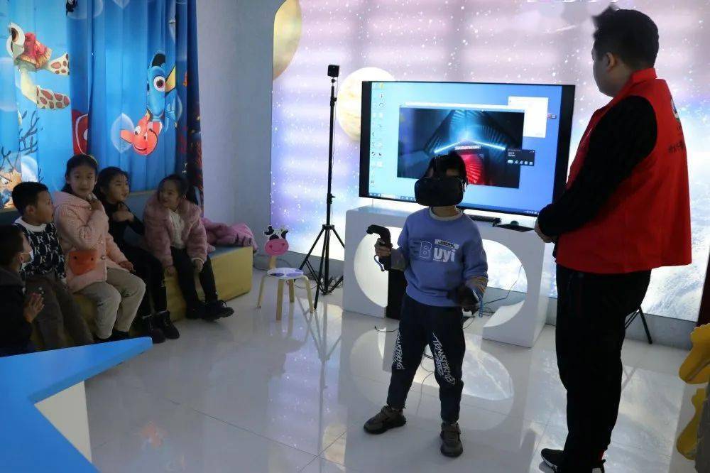 天天向上study hard and make progress every day.