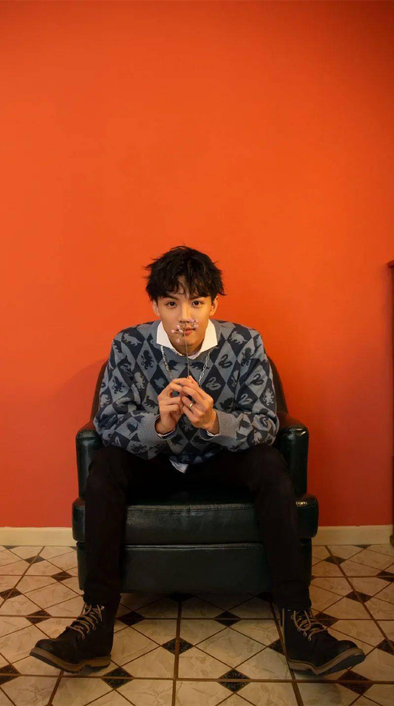 手机壁纸周峻纬