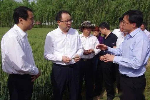 1994年7月,傅明先离开崂山区,来到城阳区任职,在这里的6年间先后出任