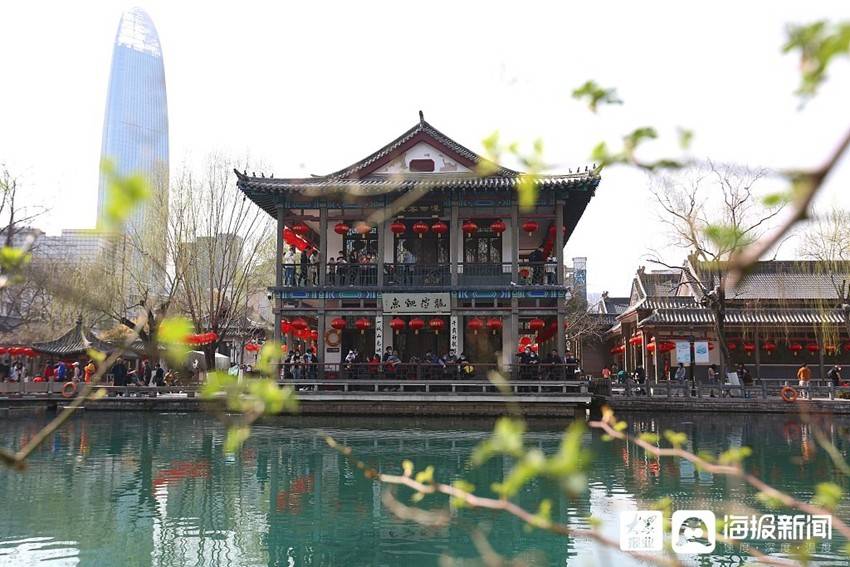 济南：春到泉城 五龙潭公园景观吸引游人