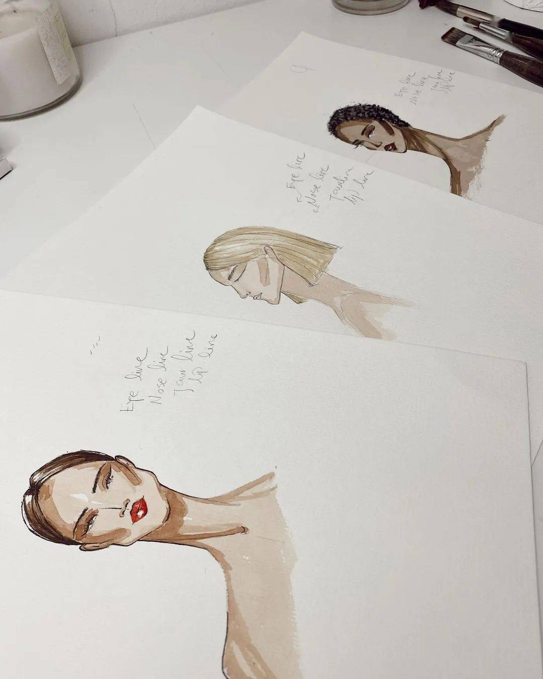 服装设计手绘稿看看设计师怎么画的