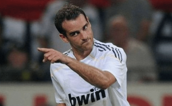 国家队层面上,梅策尔德为德国队出场47次,在2002年帮助德国获得世界杯