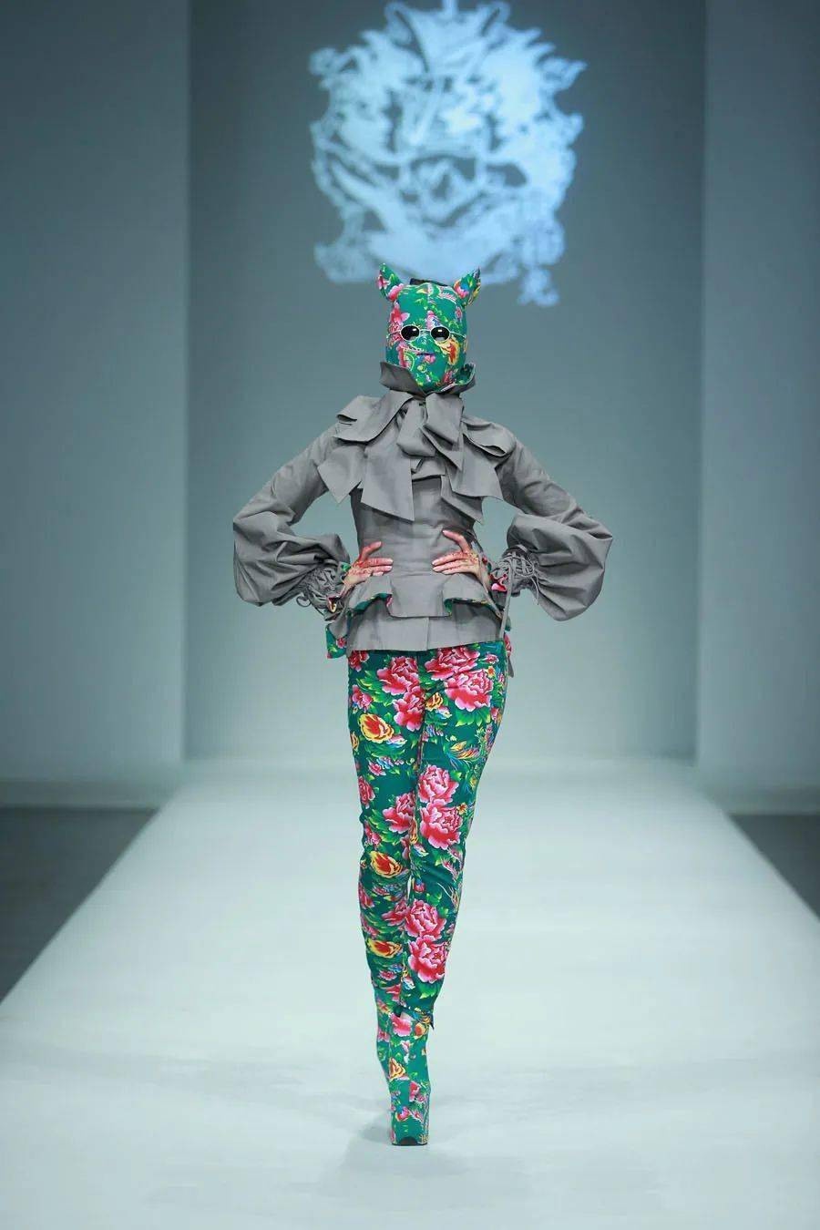 supreme2021春夏系列的最大看点竟然是东北大花袄