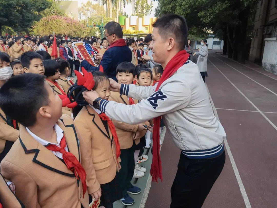 党旗飘扬薪火相传乌山小学20202021学年第二学期开学典礼