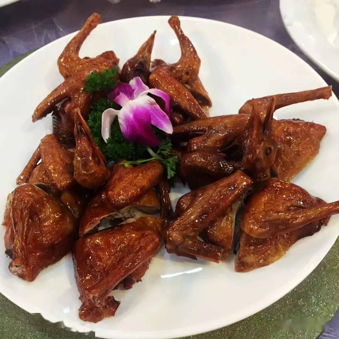 红豆焖花胶极品吉列鲍鱼芝士焗生蚝椒盐皮皮虾芝士蒜蓉焗龙虾粉丝蒸