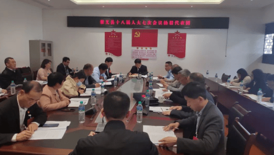 潘金城等县领导参加县十八届人大七次会议各代表团分组讨论