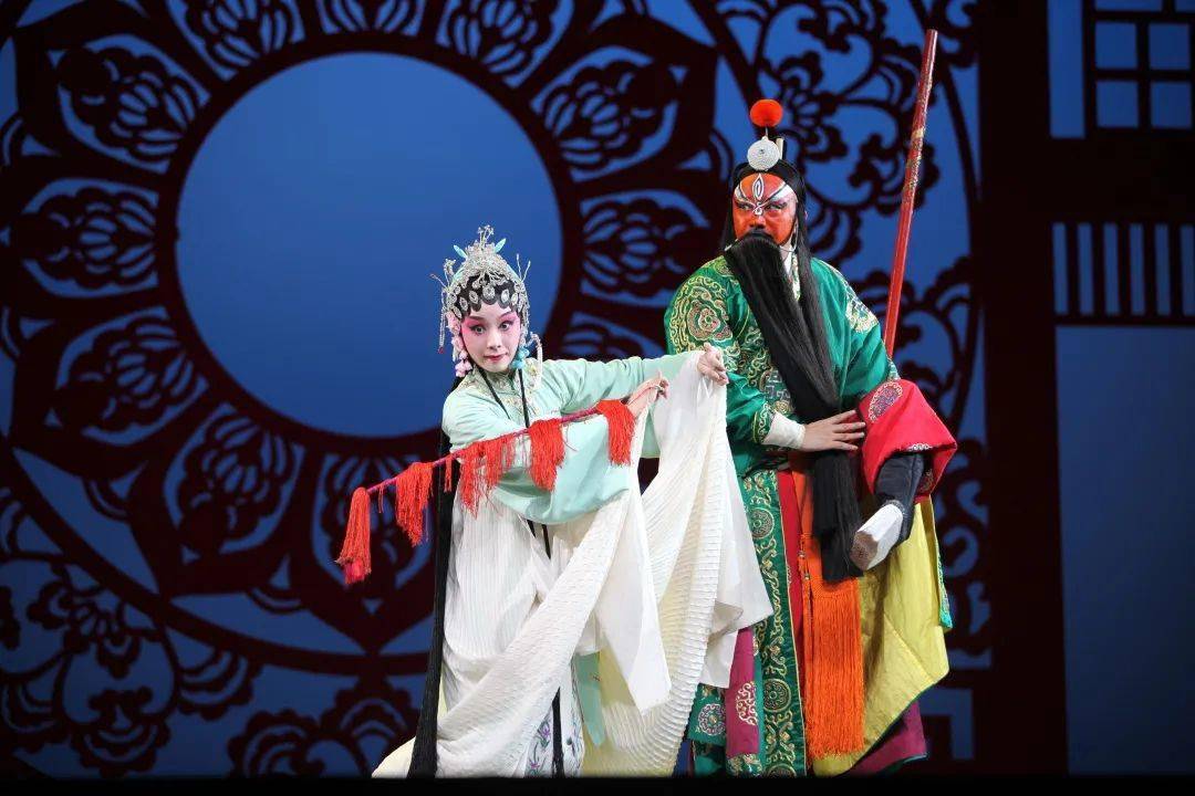 呈现的《金牛闹春》大型元宵戏曲晚会明晚"元宵佳节"隆重献演_京剧