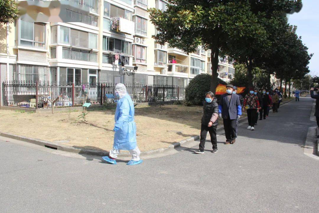 镇事动态港西镇开展疫情防控应急演练