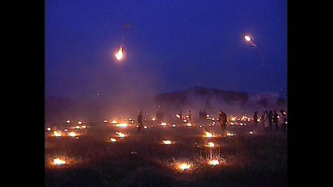 (资料图片)过去每逢正月半的下午南通农村的家家户户就用芦苇,红草