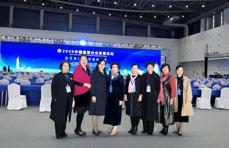 庆三八巾帼心向党奋进新征程巾帼故事汇展播①王丽萍
