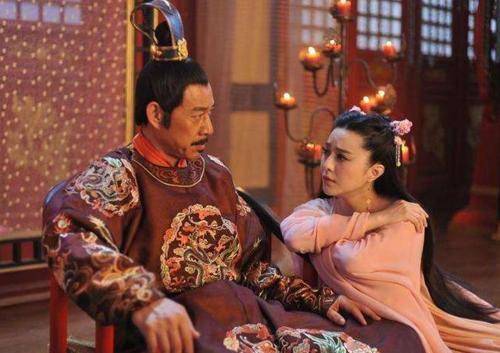 李世民把弟媳纳入后宫,还杀了她丈夫和儿子,她就任人摆布吗?