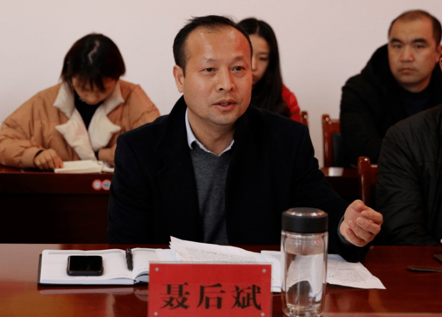 顾鹏飞专题调研人社工作