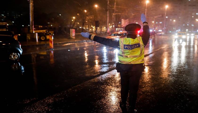 星华反光还有这些问题：小客户大量流失 关联方