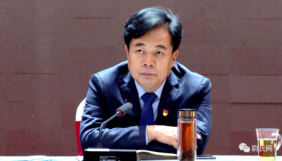 张锋参加县第十四届人民代表大会第六次会议代表团讨论