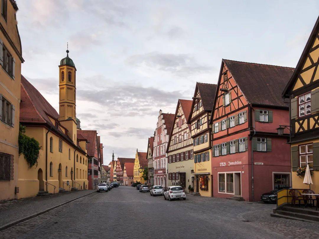 "飞往" 中世纪小镇的春天_丁克尔斯比尔