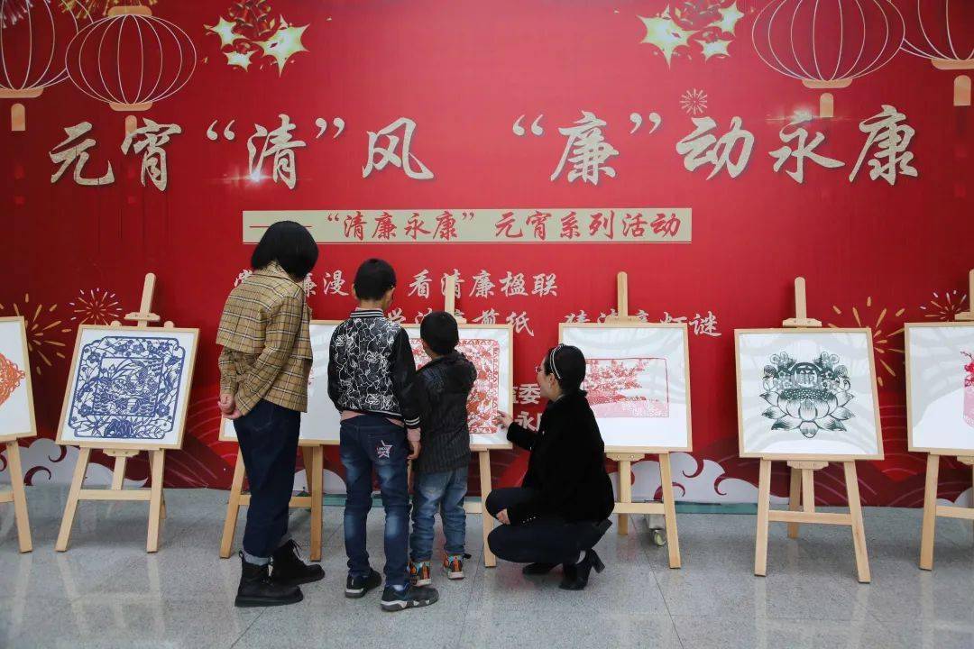 元宵灯谜看漫画猜成语_新年漫画素材元宵灯谜(2)