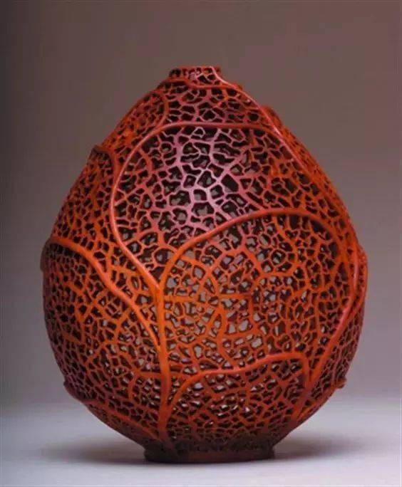 葫芦工艺品传承了经典,同时也让很多朋友看到了传统工艺的魅力,设计感