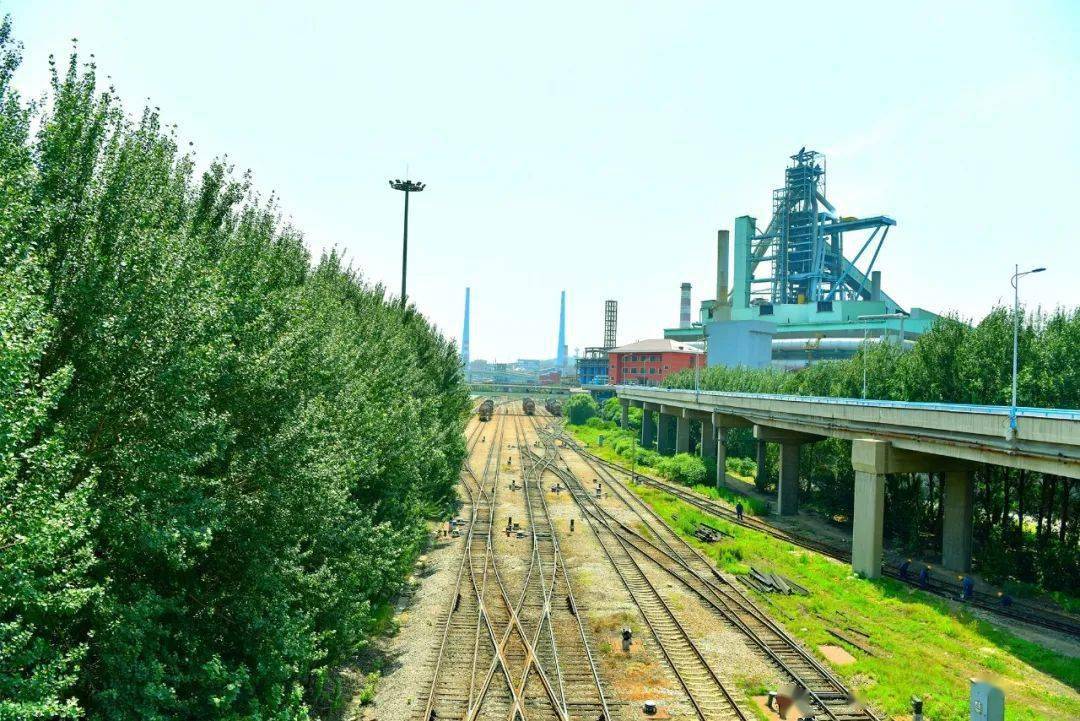 除了"轧机之王"还有风车,野鸡,野兔,梅花鹿……不用找了,这座绿色钢铁