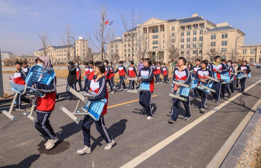 荣成三中新校舍正式启用