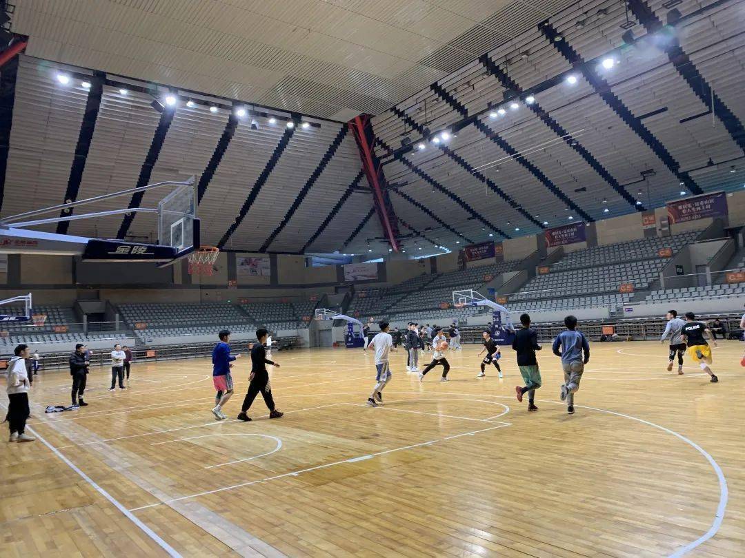 扬州篮球馆图片