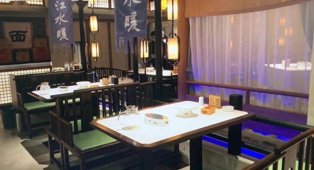 美食淄博外皮酥脆肉质香嫩大红门老北京烤鸭