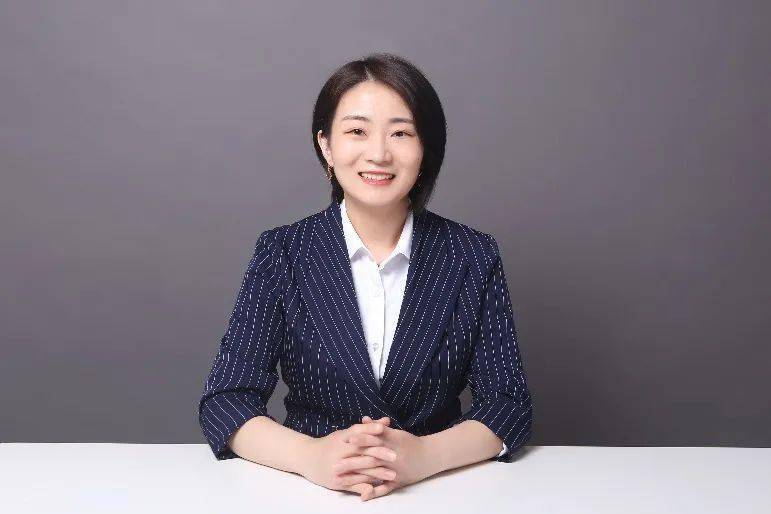 今天我们一起感受下郑楠老师的教学魅力,性格温和的她怎么做到让学生