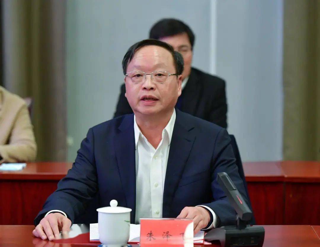 绍兴市委书记马卫光,我校党委书记王兴杰讲话,校长朱泽飞介绍