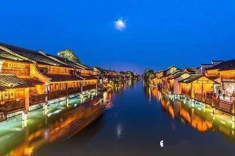 西湖游船哪个更推荐 7431656d4e5c4bef9353df1c90eb7f5d.jpeg
