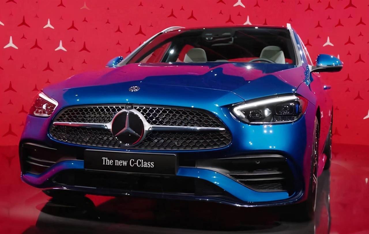 奔驰家族中的"小s",全新奔驰c级登场,30万级家轿新标杆?