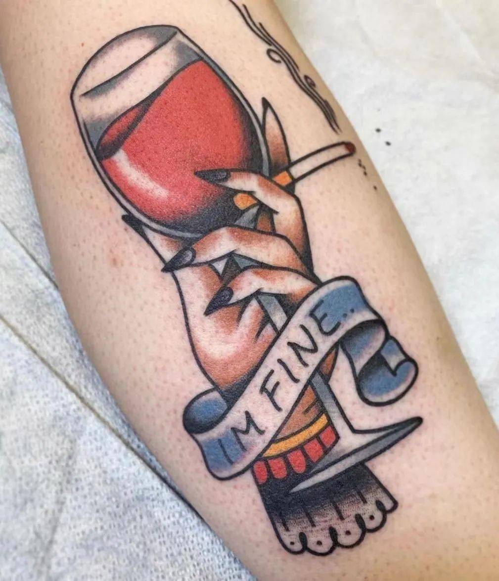 盛满酸甜苦辣的酒杯纹身