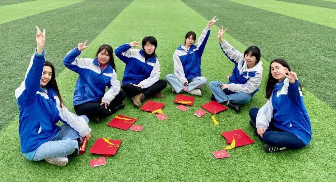 十八而志战百日静待六月展锋芒莲塘一中2021届青荷启德成人典礼暨高考