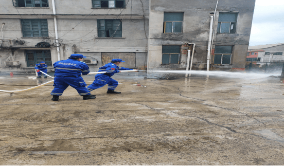 灭火|无人机高空探“火情”鸬鹚渡消防演习更有“准心”