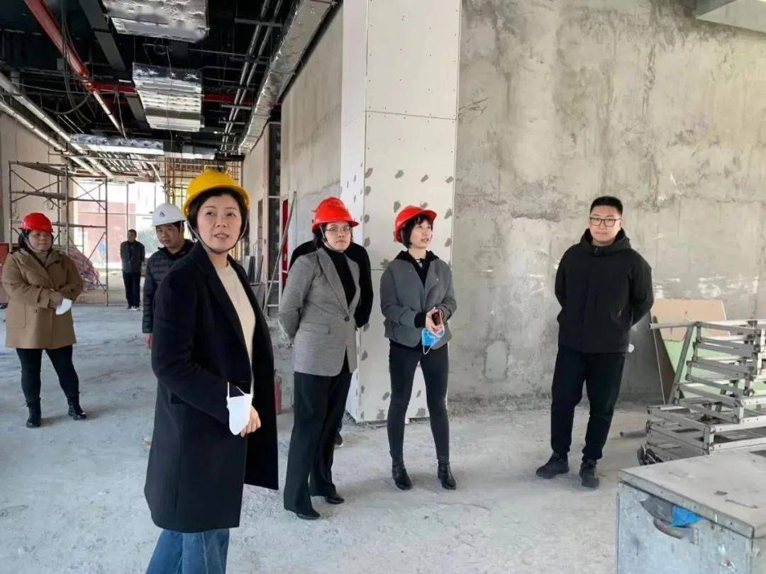 关注副区长王珏前往普陀区青少年中心视察调研