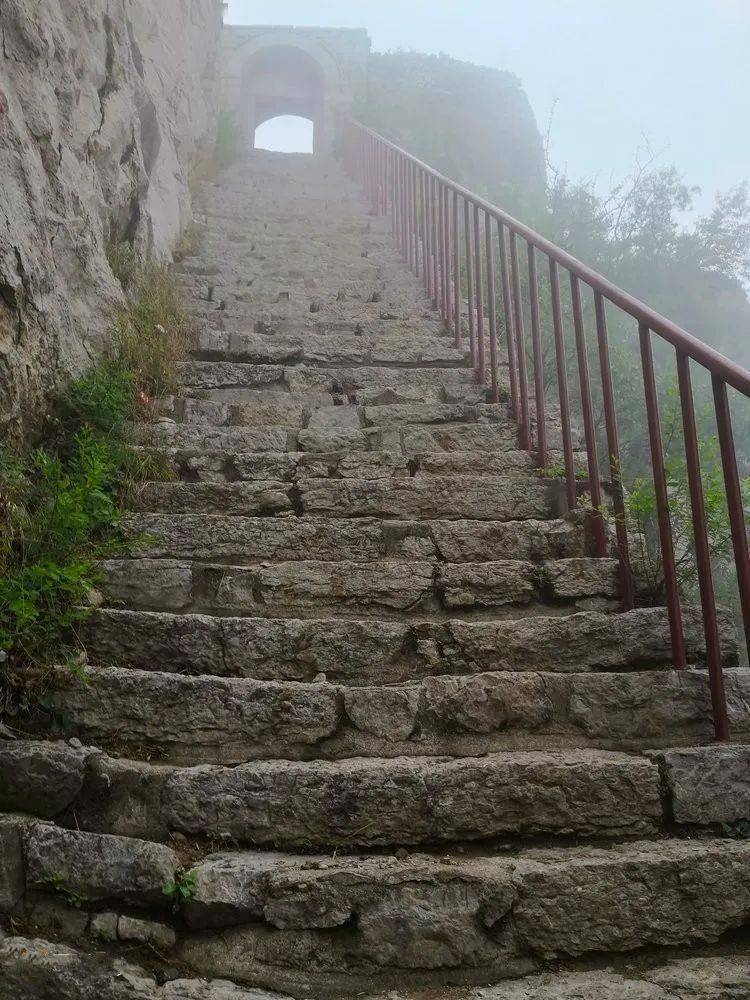 3月7日周日随小脚印来长清马山探穿心洞登顶天阶