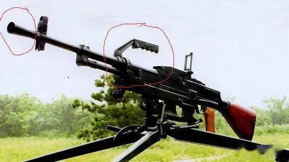 三种射击方式七种发射弹药国产672式重机枪机动灵活火力猛