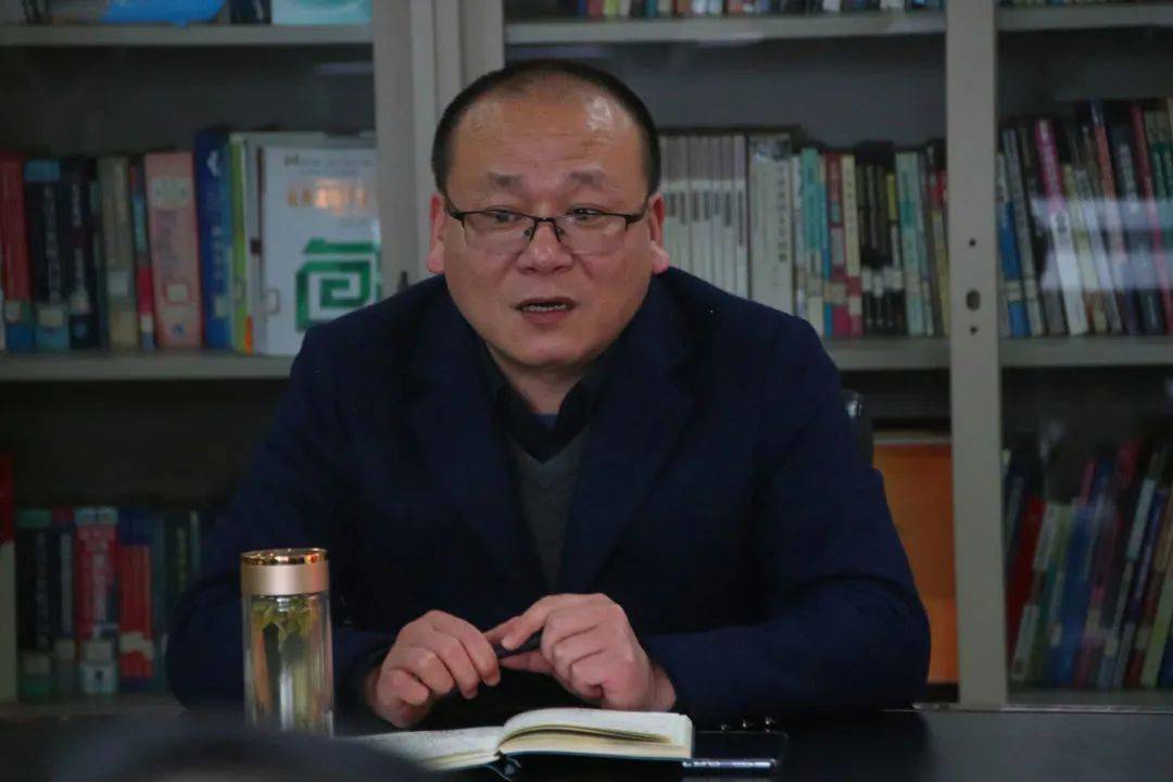 出席本次会议的有国际商学院党总支书记洪伟,学院学工办副主任,团总支