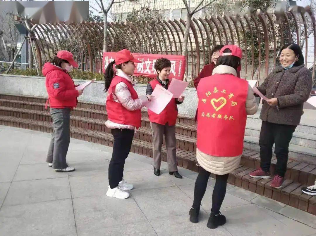 3月2日,平原示範區請區級百姓宣講員朱明璐老師走進社區,講解文明禮儀