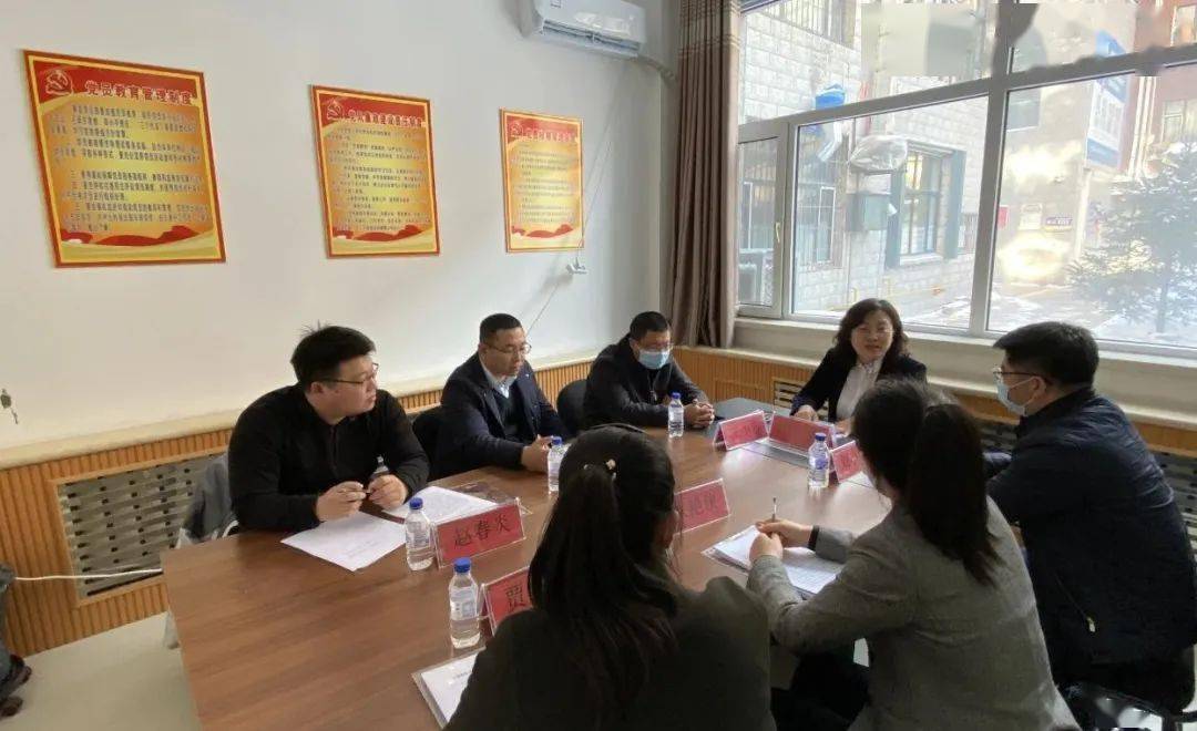 团市委书记田宇主持会议并讲话,团市委