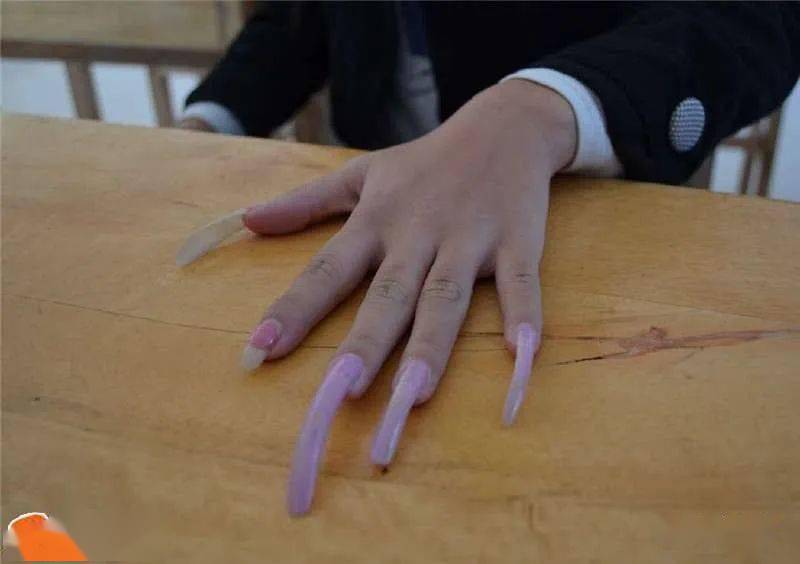 中国最长的指甲图片