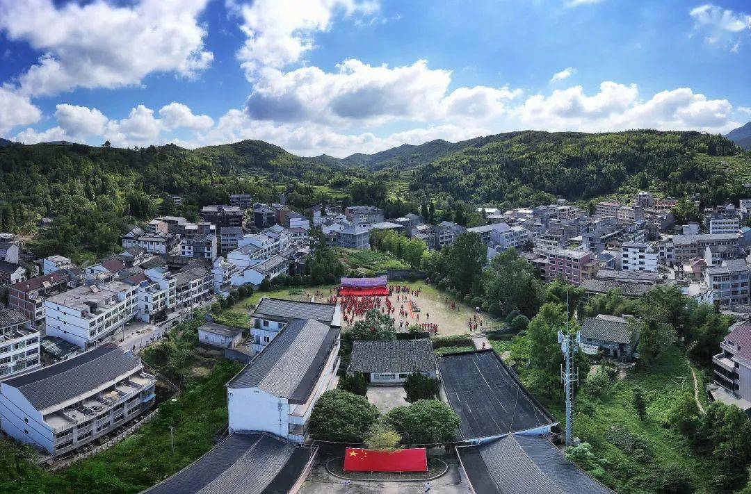 云岭乡岭北村括苍支队岭头会师旧址.