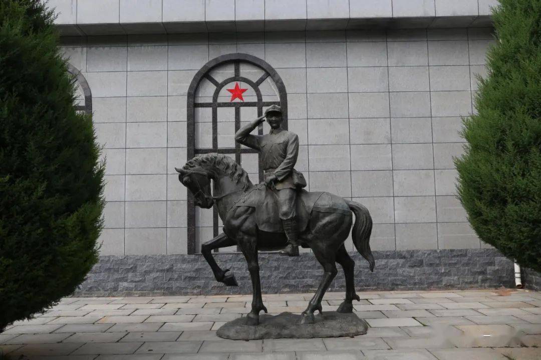 延安市志丹县刘志丹烈士陵园_毛泽东