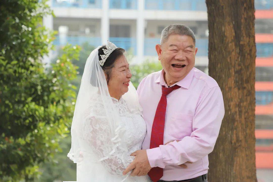 免费中老年婚纱摄影_婚纱摄影(2)