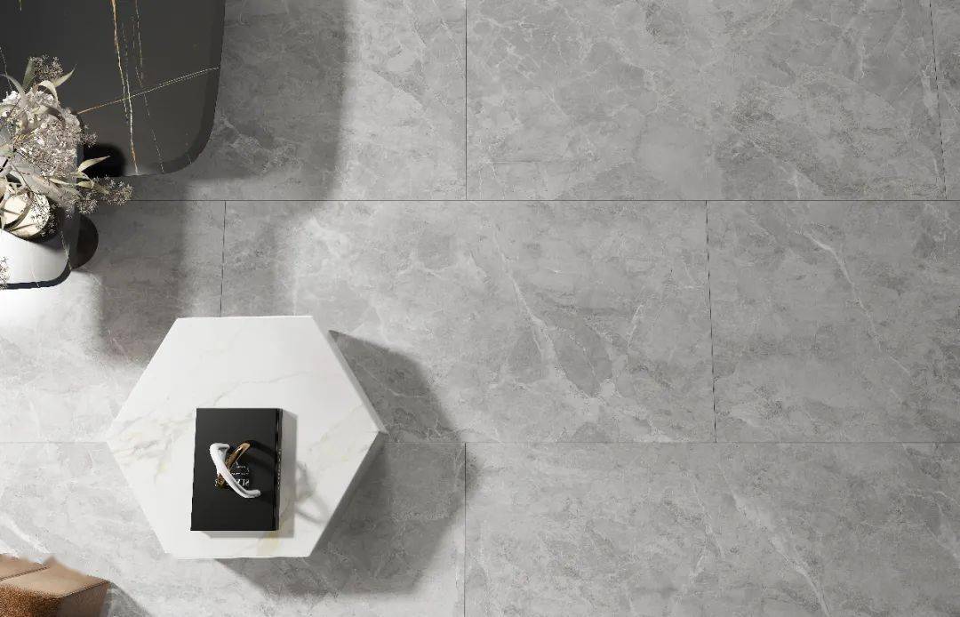 作为无色系中的一员,灰色不仅给人一种低调内敛的高级感,更能彰显生活