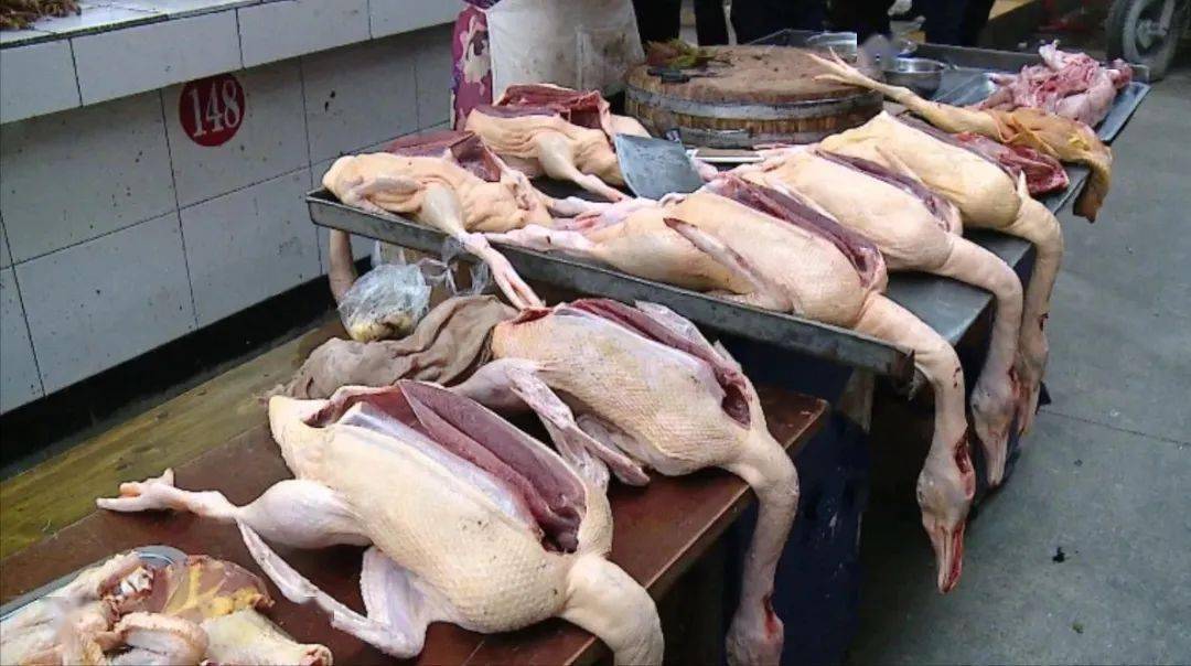 扩转!峨眉城区禁止活禽活畜交易 宰杀_综合市场