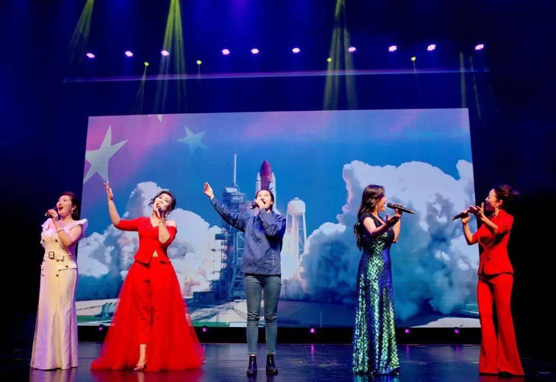 芳华主题曲谱简谱_我们远去的芳华简谱(4)