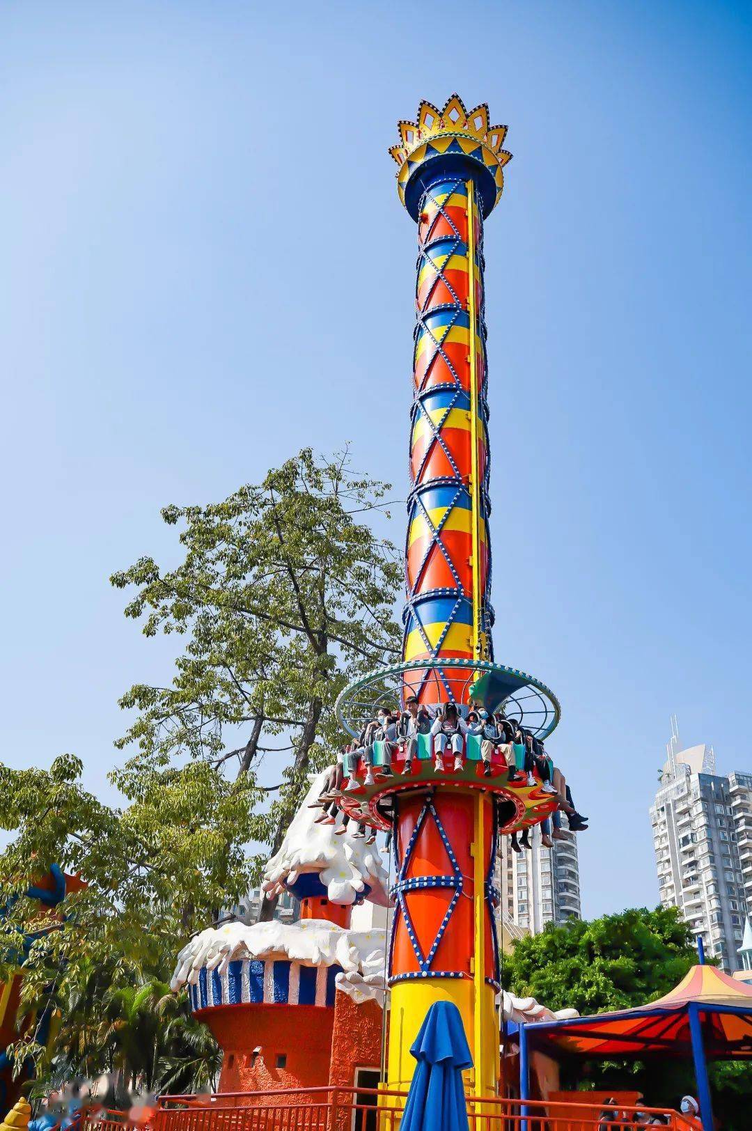 八大男神"陪玩"!_欢乐谷